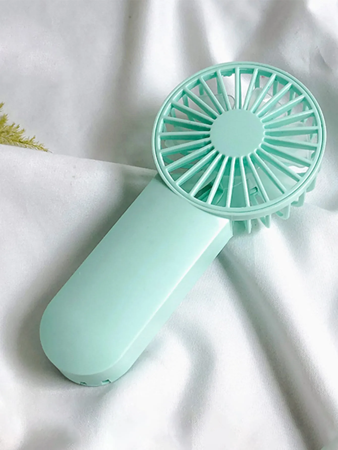 1pc Mini Electric Hand Fan